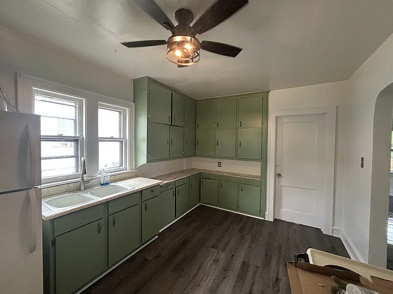 1329 S 89th St — Photo 2