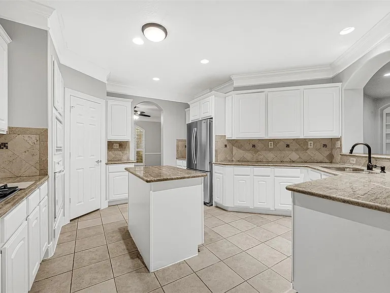 8619 Arranmore Ln — Photo 8