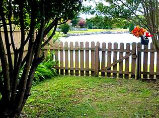 10 Loch Cir, Hampton, VA 23669