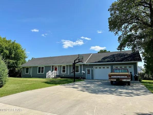 212 W Marshall Ave, Warren, MN 56762