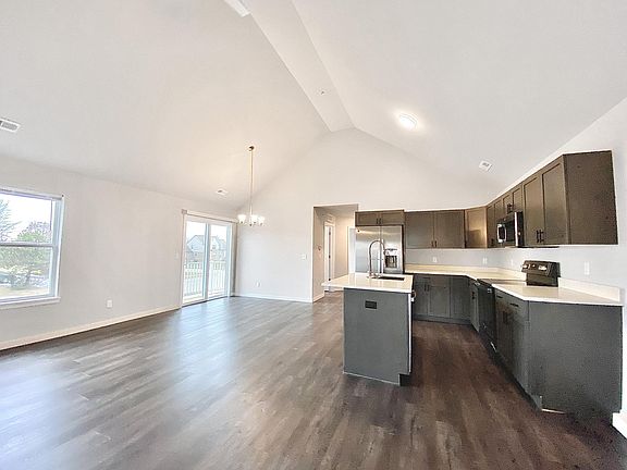 3rd image of 51372 Ashbury Ct