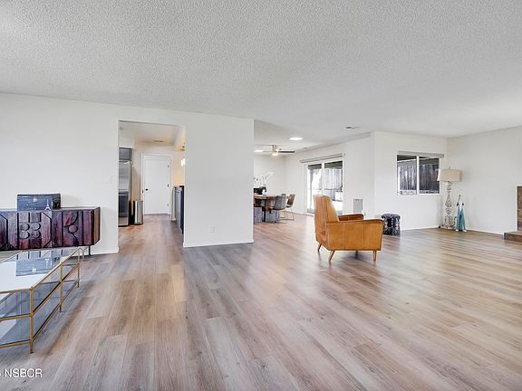 3rd image of 484 Kendale Rd