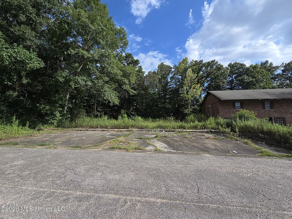 2nd image of 124 Plantation Blvd Lot B