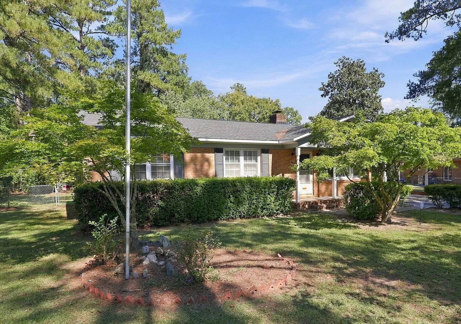 4 Br/2.5 Ba Home - Split Floorplan; Open Spaces — Photo 3