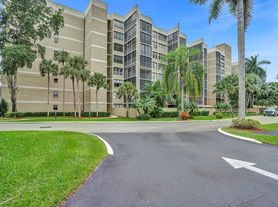 16300 Golf Club Rd, Weston, FL