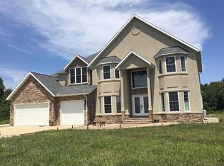 7360 Farthing Rd, Patoka, IL 62875