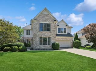 527 Mallard Point Dr, North Aurora, IL 60542