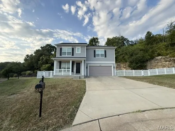 5237 N Bellerieve Ln, Imperial, MO 63052