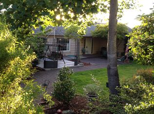 664 Sunset Dr, Springfield, OR 97477