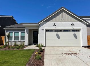 2066 N Hughes Ave, Clovis, CA 93619