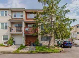 40 Challenger Dr, Staten Island, NY 10312