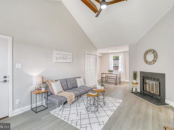 4th image of 2503 Arlington Blvd APT 202