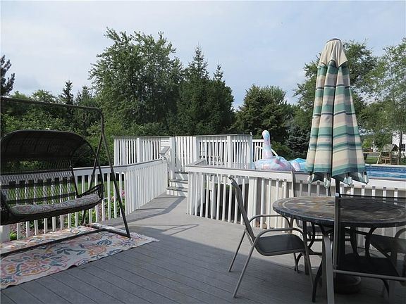 4th image of 441 Pineville Ln