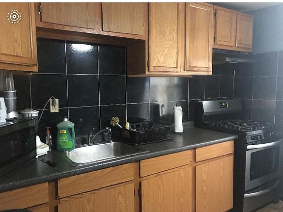 4th image of 5825 Woodcrest Ave