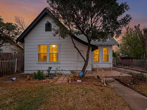 2nd image of 3019 W Houston