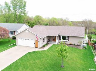 2725 N 11th St, Clinton, IA 52732