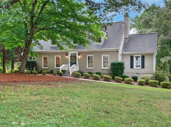 3907 Buncombe Dr, Greensboro, NC 27407