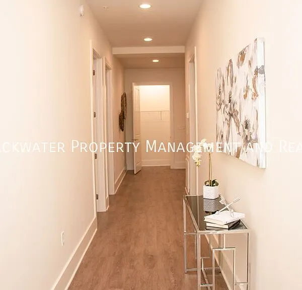 1208 Commerce St #301 — Photo 15