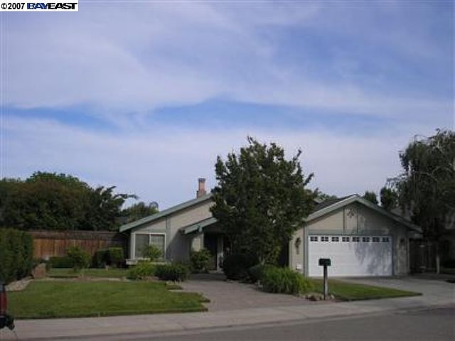 1st image of 610 N Forest Hills Dr