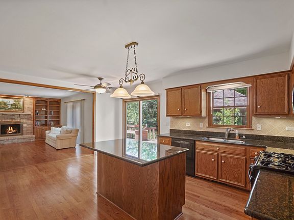 5th image of 860 Wood Ave