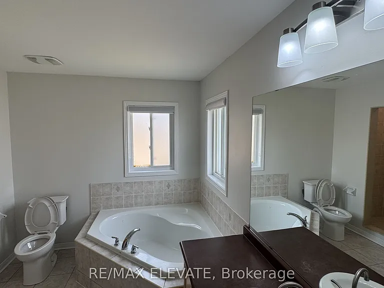91 Whitlock Cres — Photo 9
