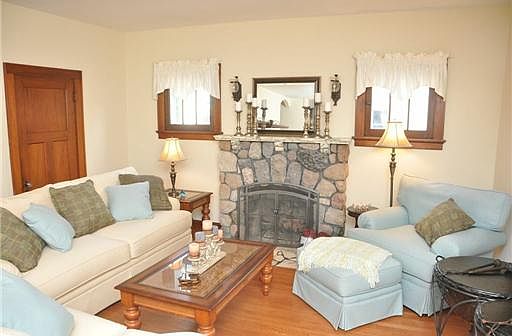 2nd image of 527 Horton Ave
