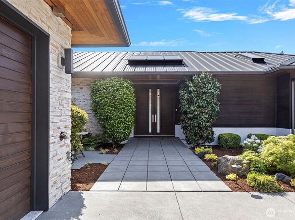 8631 NE 19th Place, Clyde Hill, WA 98004