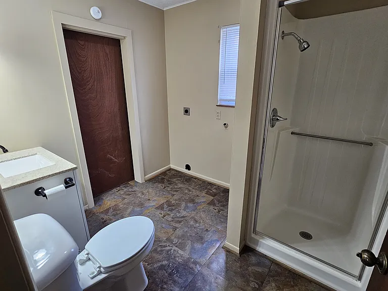 Main level full bath and laundry