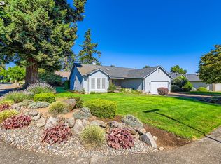 1725 NE Laurelwood Loop, Canby, OR 97013