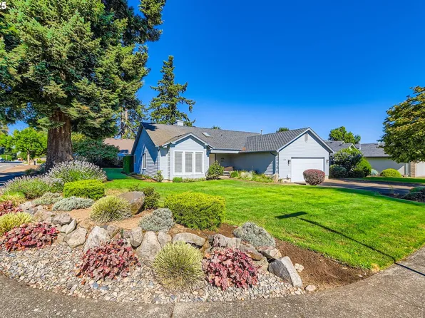 1725 NE Laurelwood Loop, Canby, OR 97013