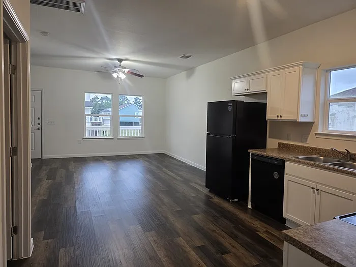 6311 White Oak Dr — Photo 9
