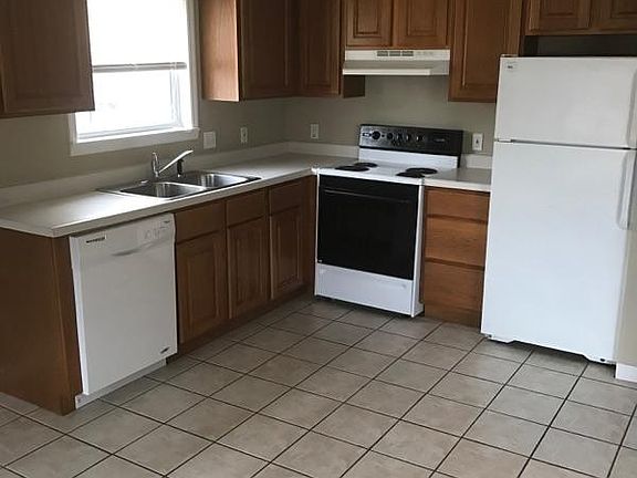 nice, spacious kitchen