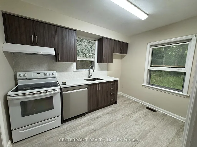 27 Grantbrook St — Photo 3