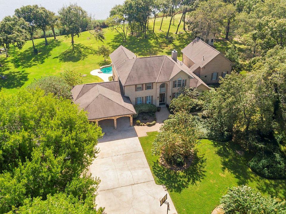 1st image of 6910 Plantation Dr