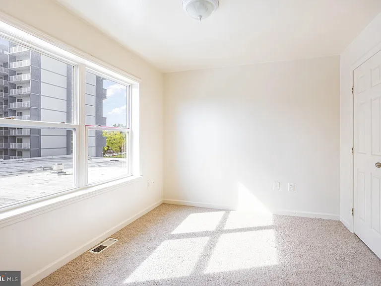 5235 Crowson Ave #6 — Photo 20