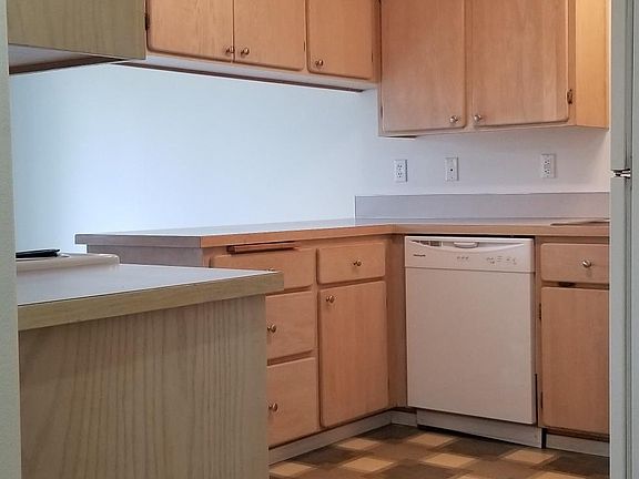 4th image of 509 10th St SE #B