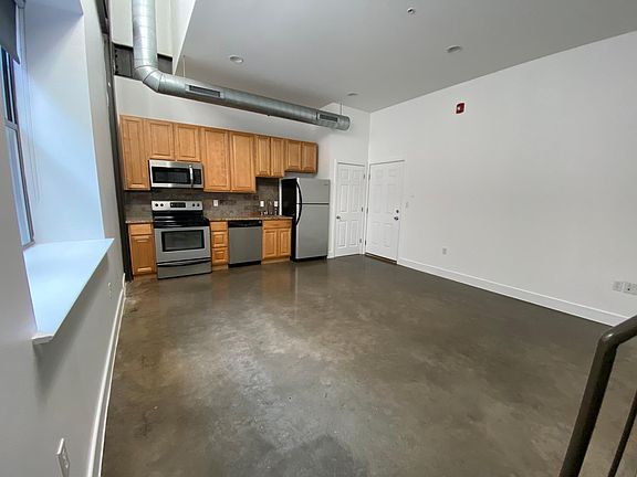 3rd image of 190 W Berks St #4R