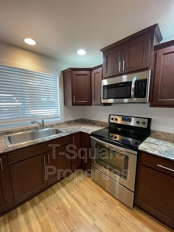 2 bed, 1.0 bath, 1026 sqft, $2,349 — Photo 1