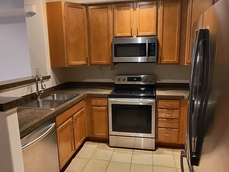 8385 Stonybridge Cir — Photo 6