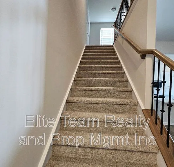 3108 Cheyney Park Dr — Photo 23
