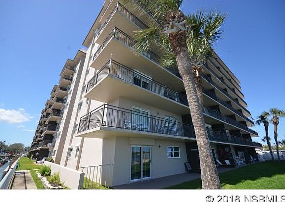 3rd image of 101 N Riverside Dr APT 312