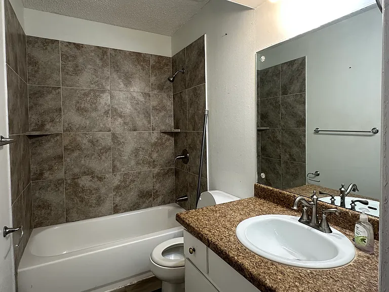 2825 NW 58th St #2 — Photo 3