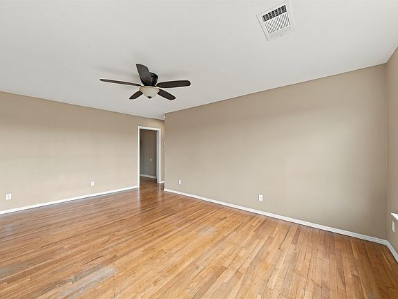 4th image of 2052 Blue Cut Rd S