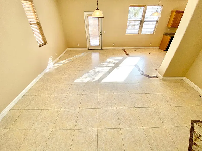 8836 Palm Creek Ct — Photo 10