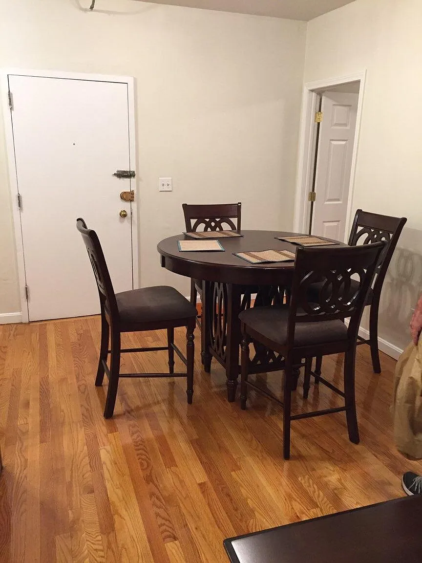 2 bed, 719 sqft, $3,700 — Photo 4