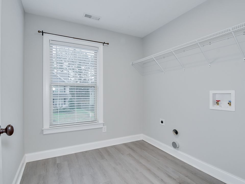 1st image of 310 Brentford Ave