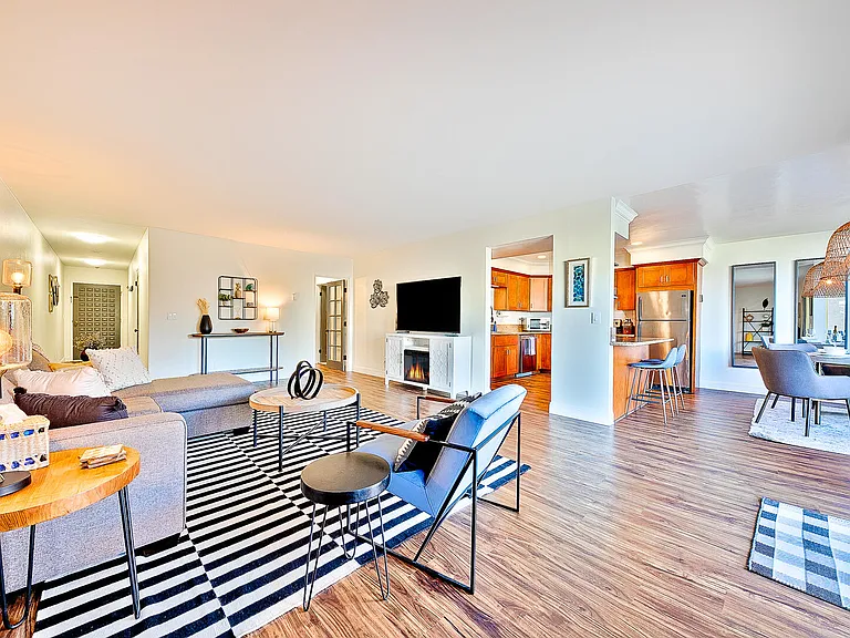 2915 Lawrence St #9 — Photo 7