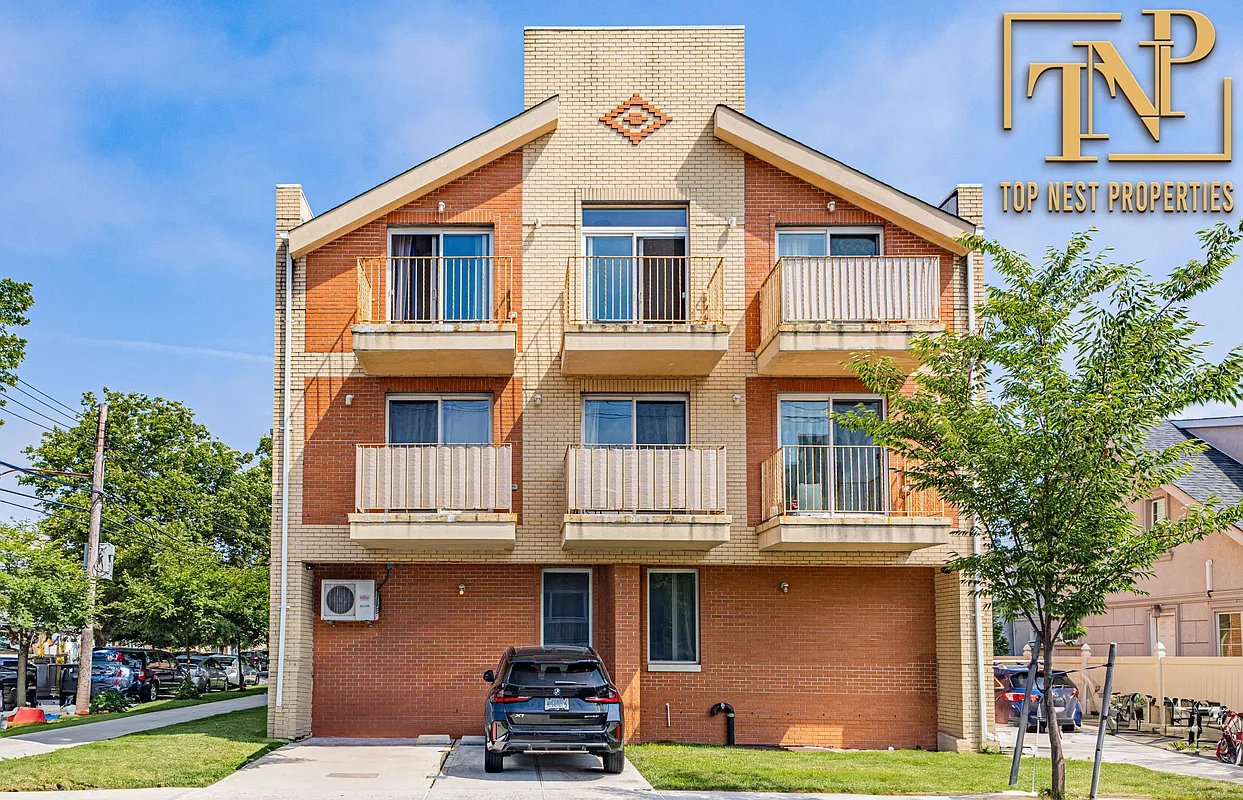 2685 East 22nd St Unit 2B