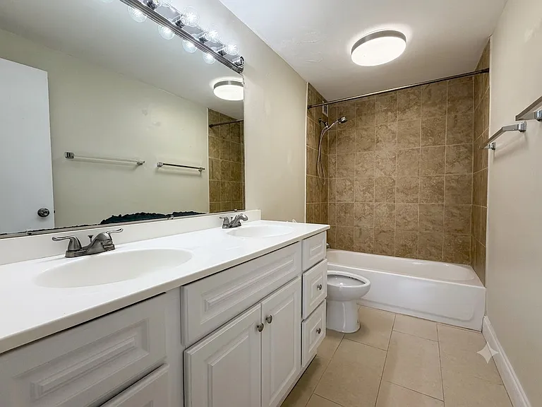 2800 N Flagler Dr #211-1 — Photo 18