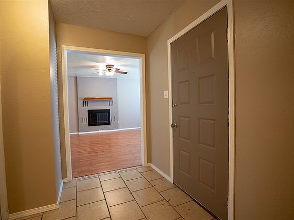 2nd image of 3005 NE Lancaster Ln